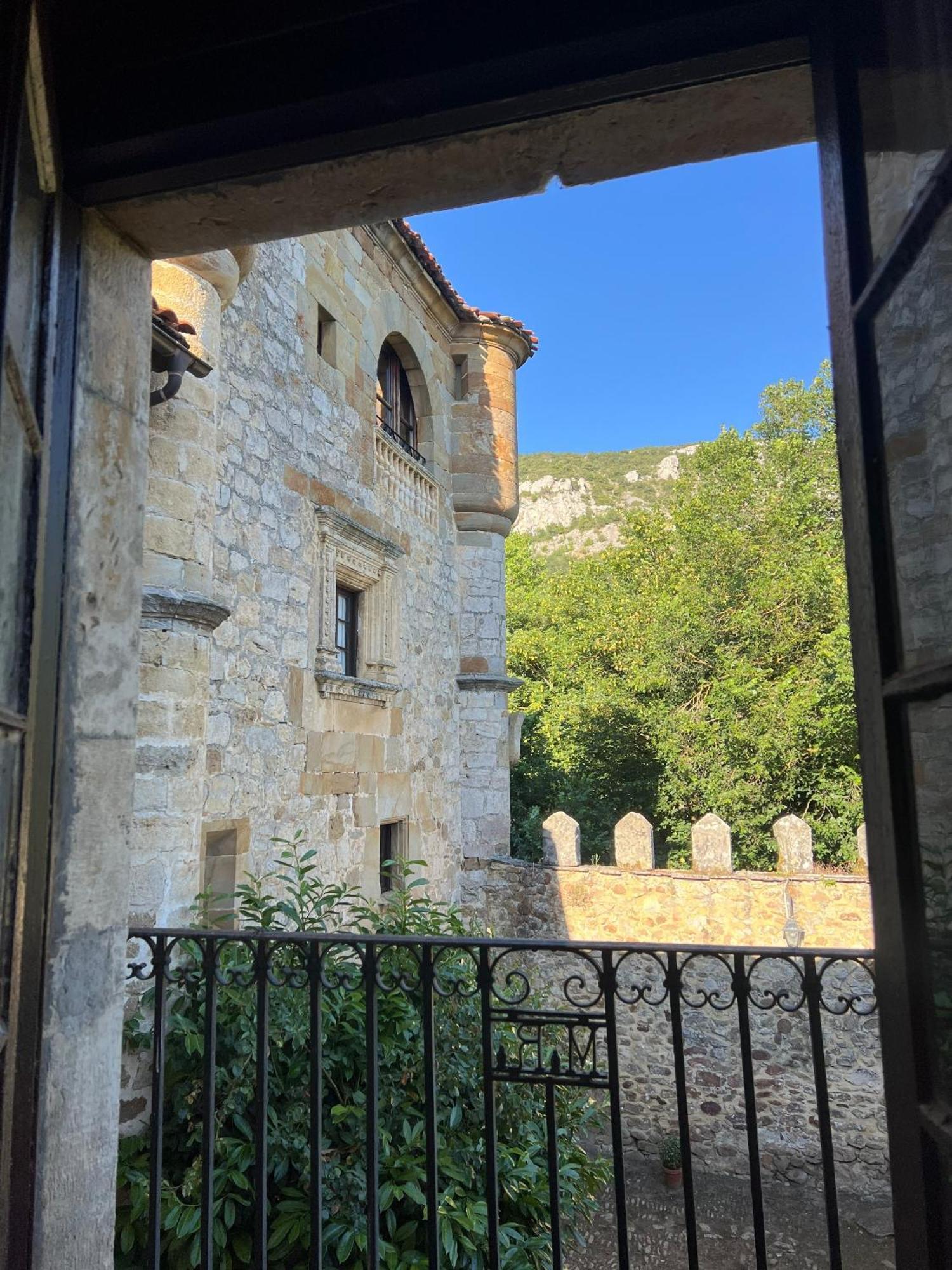 Palacio De Los Alvarado En Las Merindades El Ribero Exterior photo