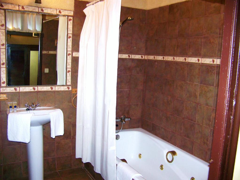 Palacio De Los Alvarado En Las Merindades El Ribero Room photo